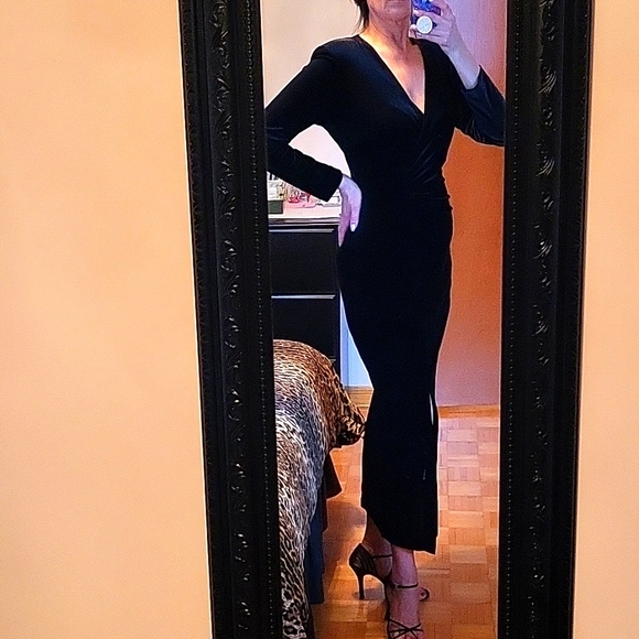 FLASH SALE! Sexy Black Velvet Bodycon Maxi-Dress, V-Neck, Thigh-High Slit, 10 - Picture 3 of 14